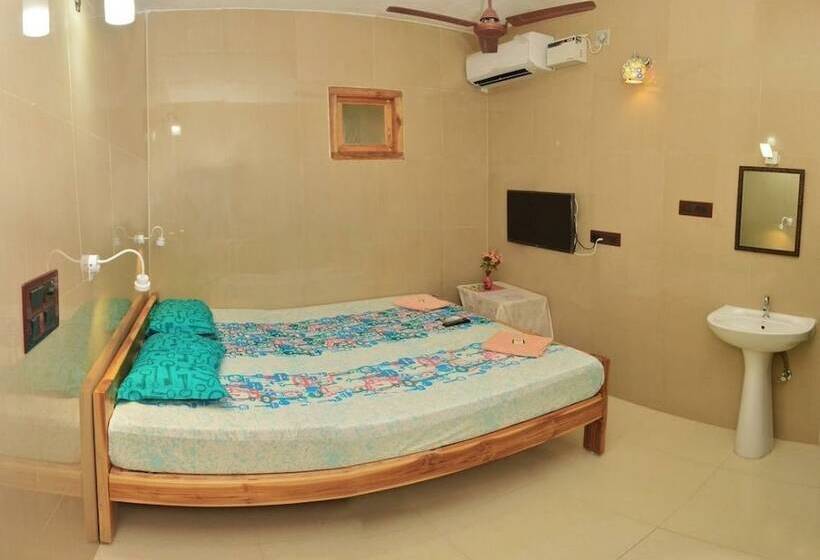 Deluxe Rum, Rajalakshmi Guest House