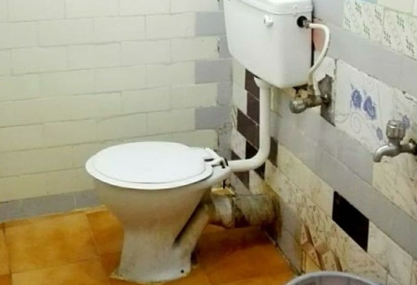 Ekonomiskt Rum, Rajalakshmi Guest House