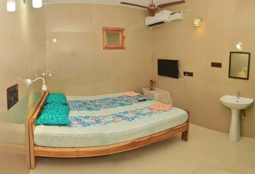 デラックスルーム, Rajalakshmi Guest House