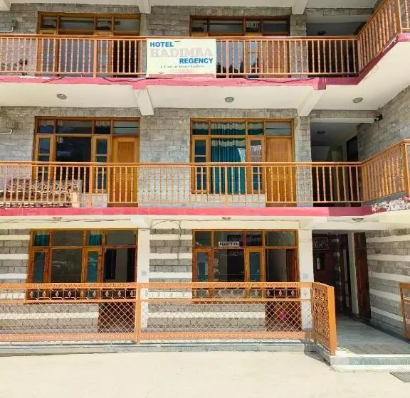 اتاق لوکس با بالکن, Hadimba Regency, Manali