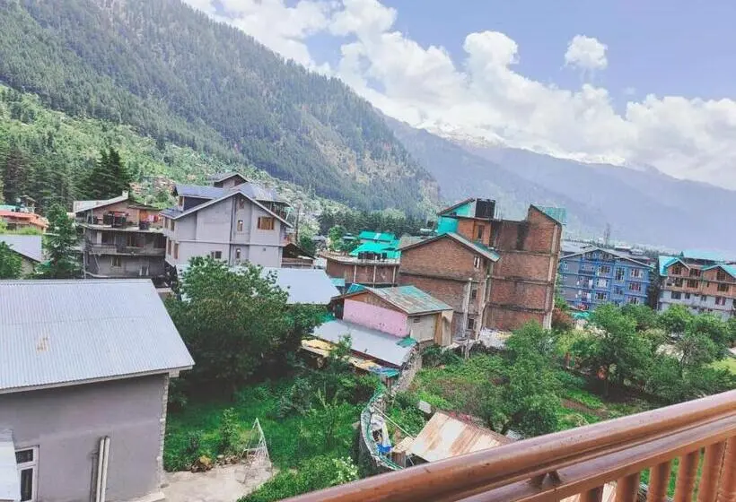اتاق لوکس با بالکن, Hadimba Regency, Manali