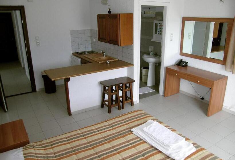 استودیوی استاندارد, Kamares Apartments εε