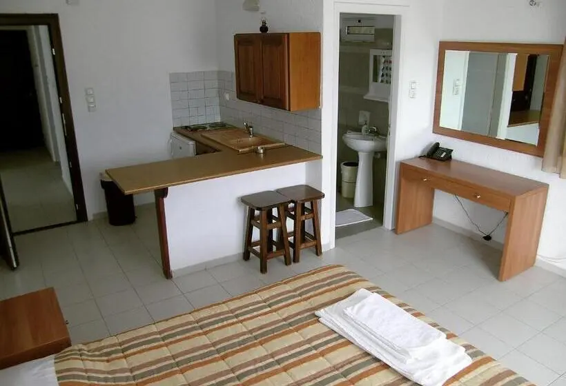 استودیوی استاندارد, Kamares Apartments εε