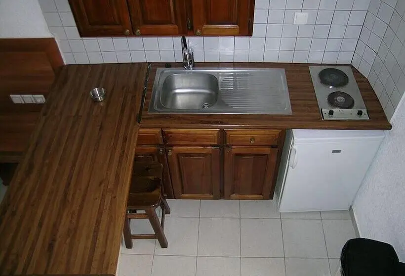 اتاق استاندارد چهار تخته, Kamares Apartments εε