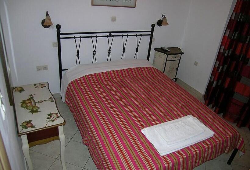 Четырехместный Номер Стандарт, Kamares Apartments εε