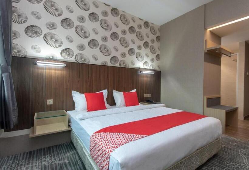 Номер Deluxe Кровать Кинг, Regent Hotel By Oyo Rooms