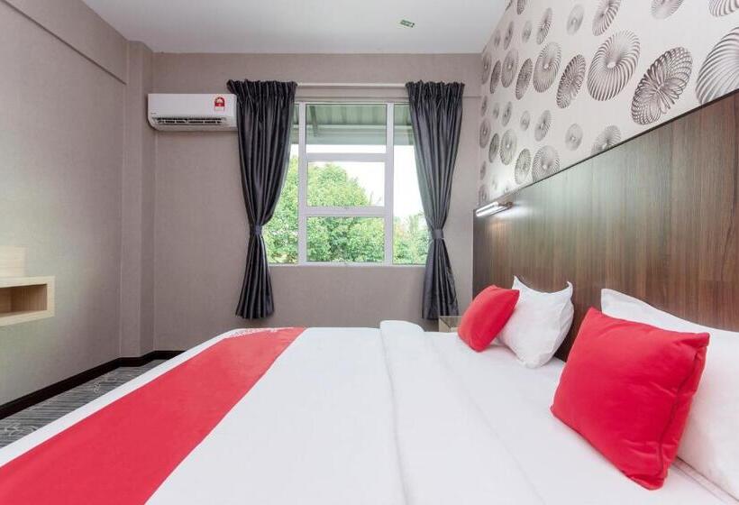 带大床的豪华间, Regent Hotel By Oyo Rooms