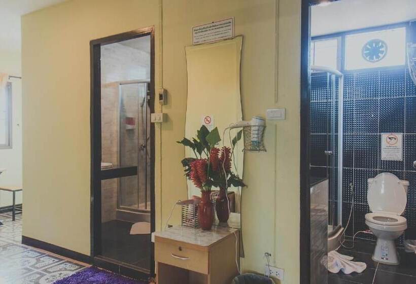 اتاق استاندارد با سرویس بهداشتی مشترک, Chill Vibe Hostel