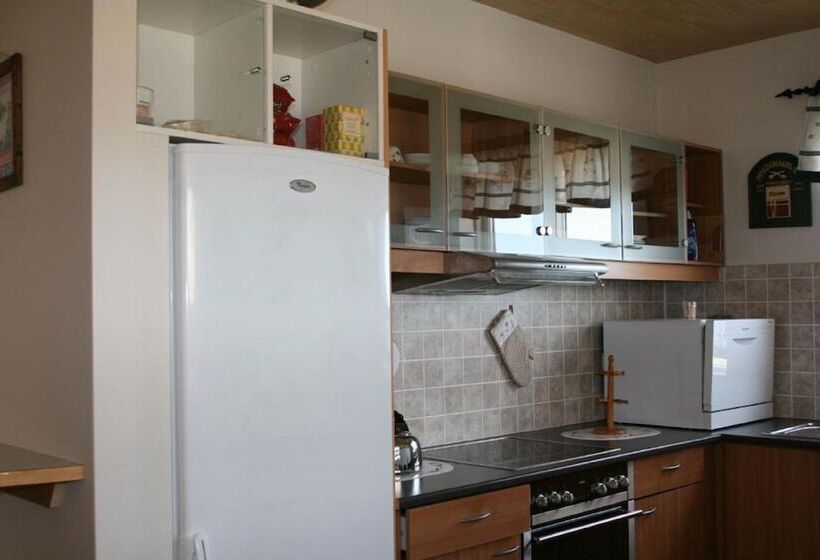 اتاق خانوادگی, Litlabjarg Guesthouse