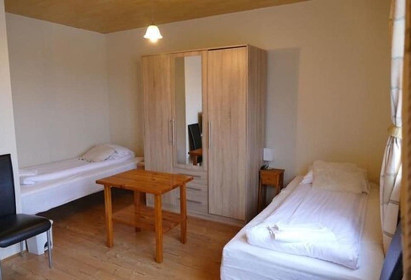 اتاق خانوادگی, Litlabjarg Guesthouse