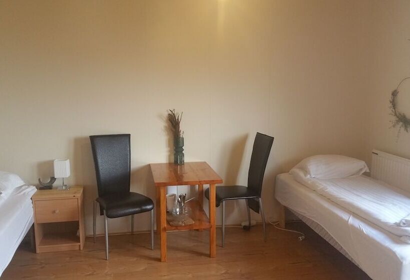 اتاق خانوادگی, Litlabjarg Guesthouse