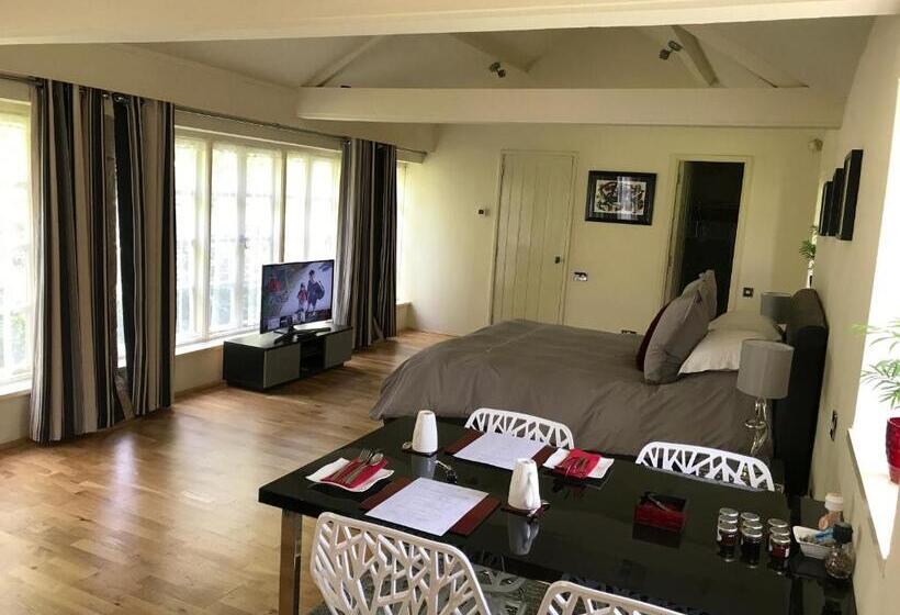 جناح ديلوكس, Hemples Lodge