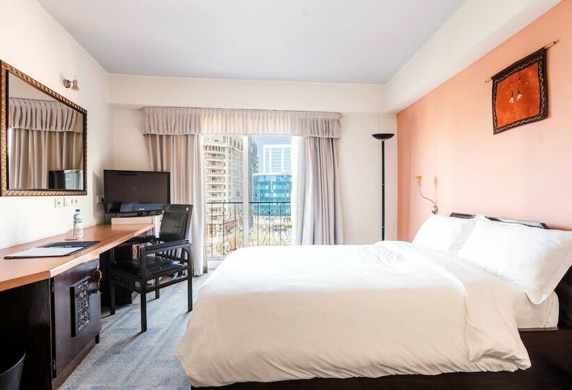 اتاق راحتی یک تخته, Beer Garden Inn