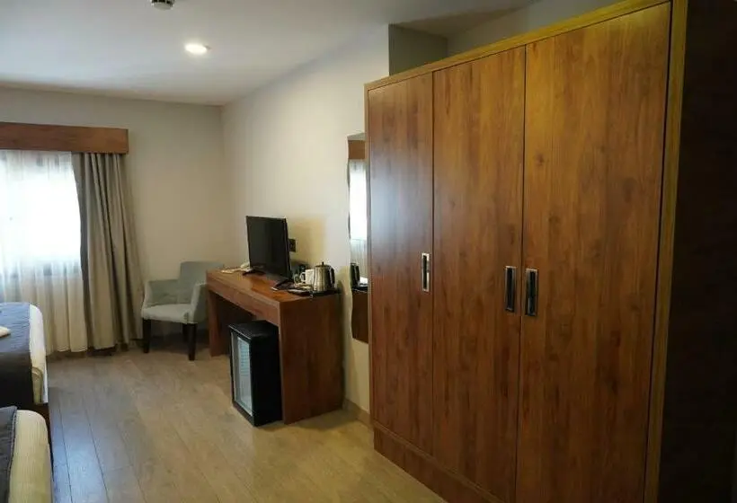 اتاق استاندارد سه نفره, Room 23