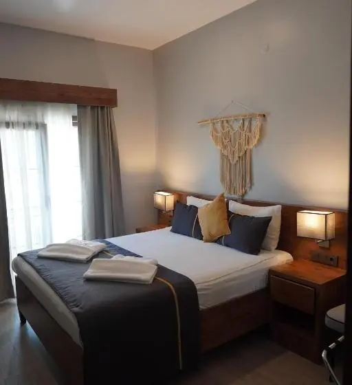 اتاق استاندارد با چشم‌انداز کوهستان, Room 23