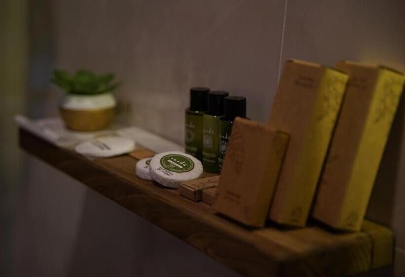 اتاق استاندارد یک نفره, Room 23