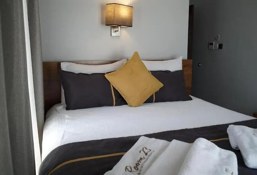 اتاق استاندارد یک نفره با چشم‌انداز دریا, Room 23