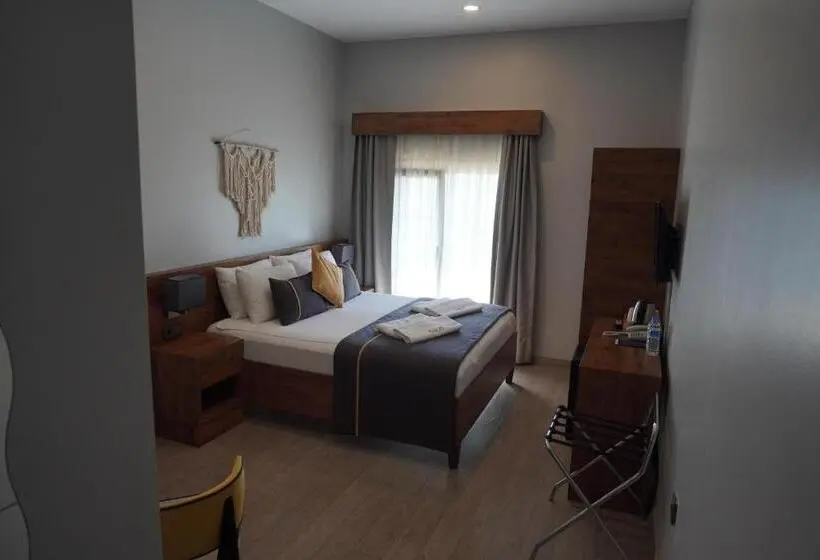 اتاق لوکس با چشم‌انداز دریا, Room 23