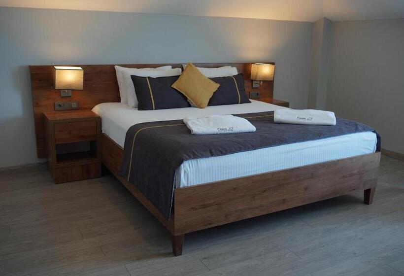 اتاق خانوادگی با چشمانداز دریا, Room 23