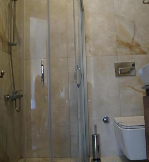 اتاق لوکس با چشمانداز دریا, Room 23