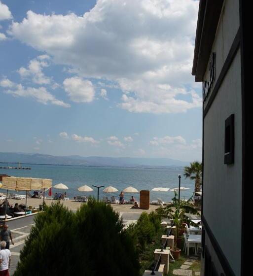 اتاق لوکس با چشمانداز دریا, Room 23