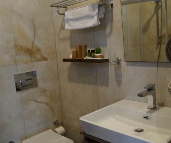 اتاق لوکس با چشمانداز دریا, Room 23