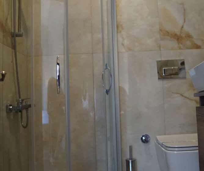 اتاق لوکس با چشمانداز دریا, Room 23