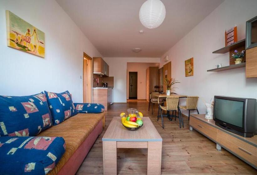 バルコニー付２ベッドルームアパートメント, Step