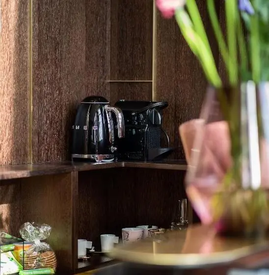 سوئیت با بالکن, Spinoza Suites