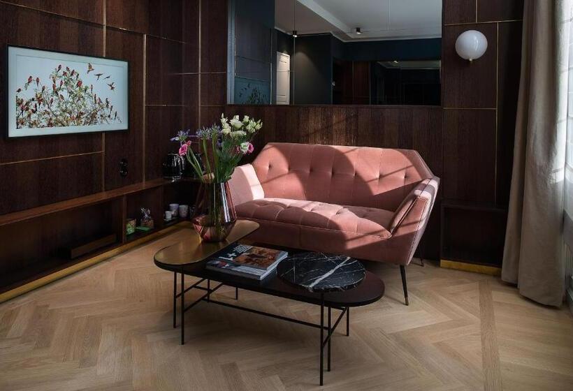 발코니가 있는 스위트, Spinoza Suites