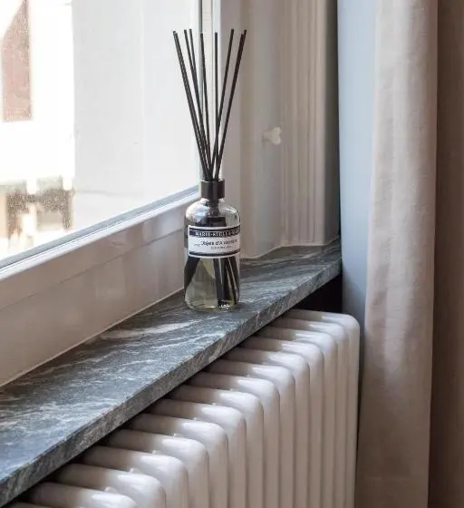 سوییت با چشم‌انداز باغ, Spinoza Suites