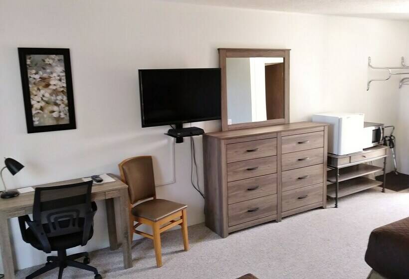 带2个双人床的标准工作室, Driftwood Motel