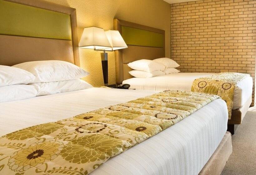 Люкс, Drury Inn & Suites Paducah
