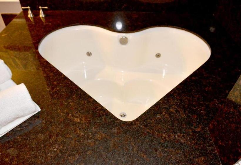 스탠다드 룸 킹사이즈 침대, Dynasty Suites