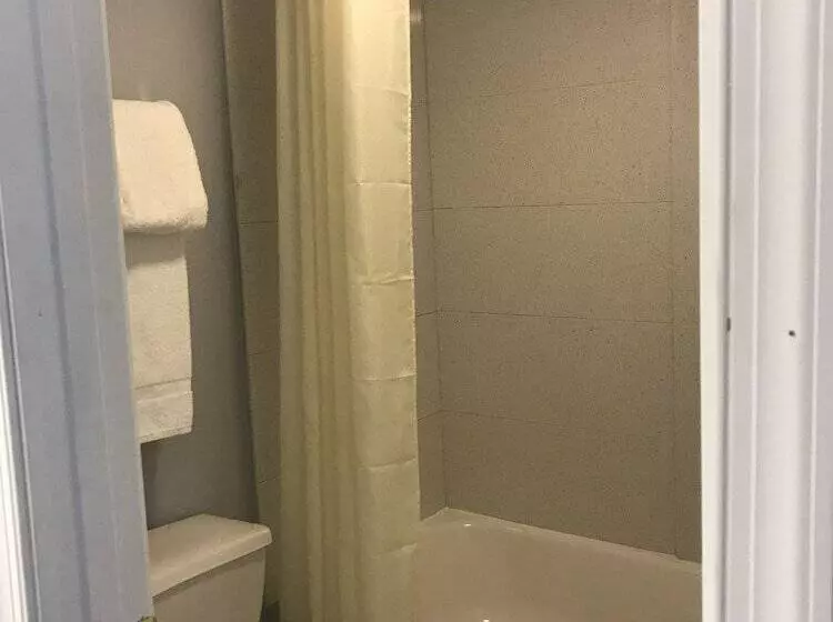 Standard-huone 2 Parivuodetta, Econo Lodge Inn & Suites I 64 & Us 13