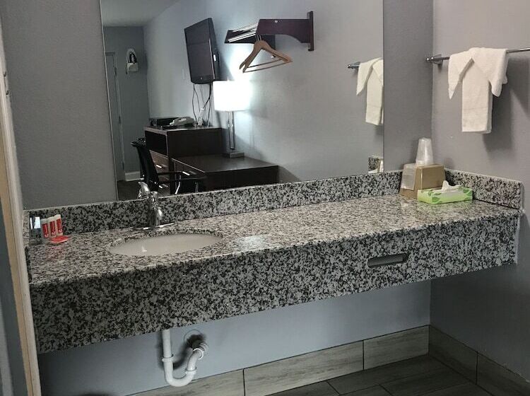 Номер Стандарт 2 Двуспальные Кровати, Econo Lodge Inn & Suites I 64 & Us 13