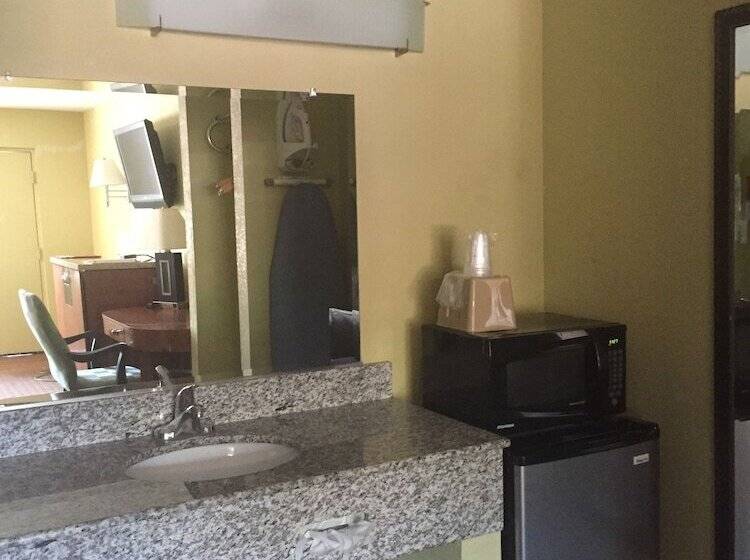 Номер Стандарт 2 Двуспальные Кровати, Econo Lodge Inn & Suites I 64 & Us 13