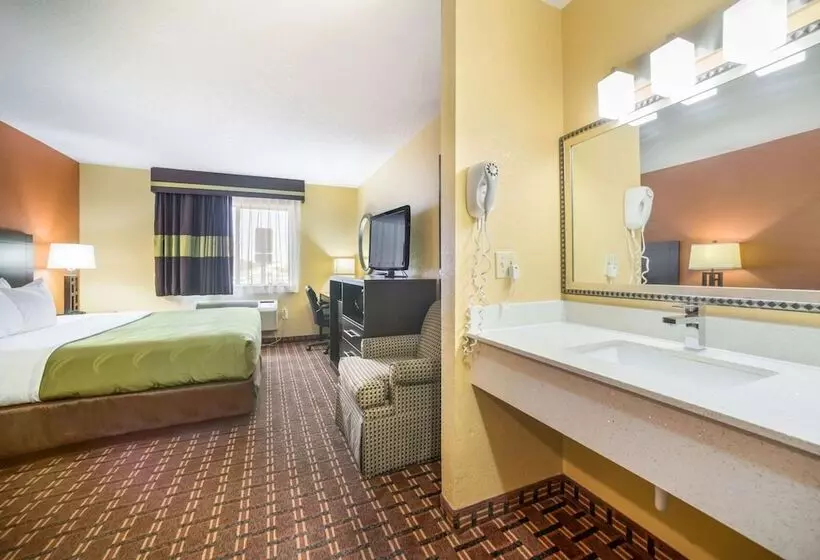２ダブルベッドのスタンダードルーム, Quality Inn O Fallon Il   St Louis