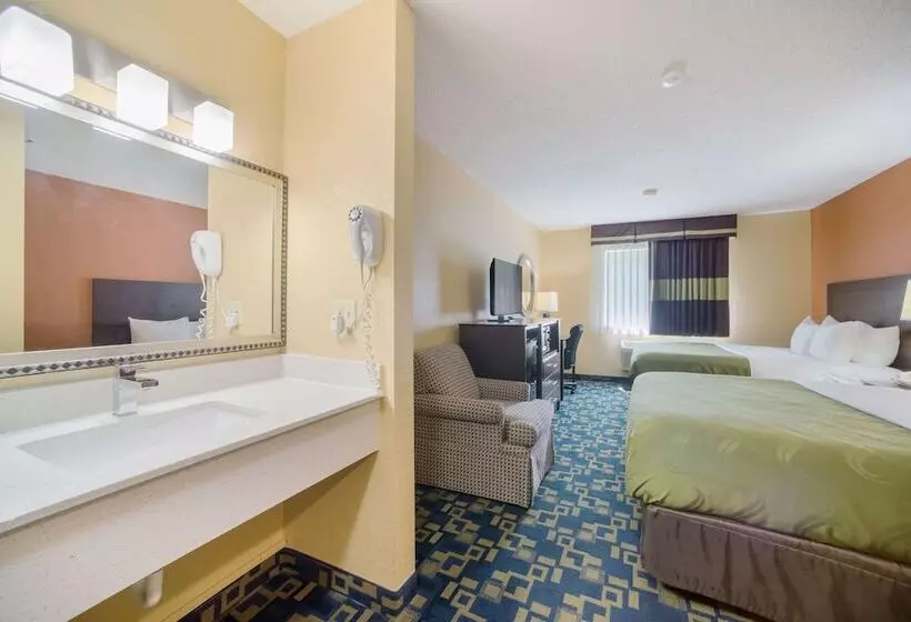２ダブルベッドのスタンダードルーム, Quality Inn O Fallon Il   St Louis