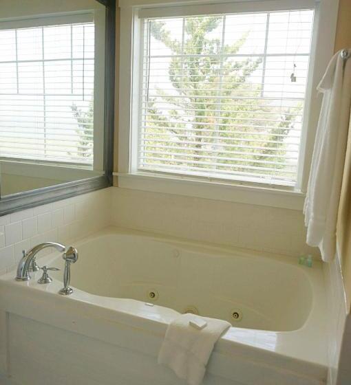 اتاق استاندارد با تخت بزرگ, The Edgewater