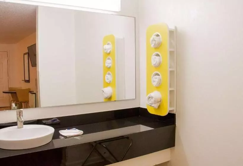 スイート, Motel 6cookeville, Tn