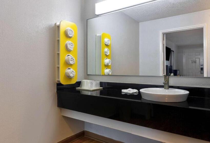 غرفة قياسية لذوى الاحتياجات الخاصة, Motel 6cookeville, Tn