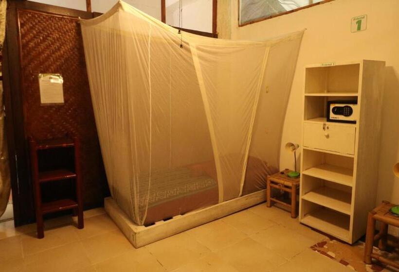 تختخواب در اتاق مشترک, Serenity Eco Guesthouse   Chse Certified