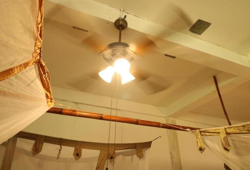 تختخواب در اتاق مشترک, Serenity Eco Guesthouse   Chse Certified