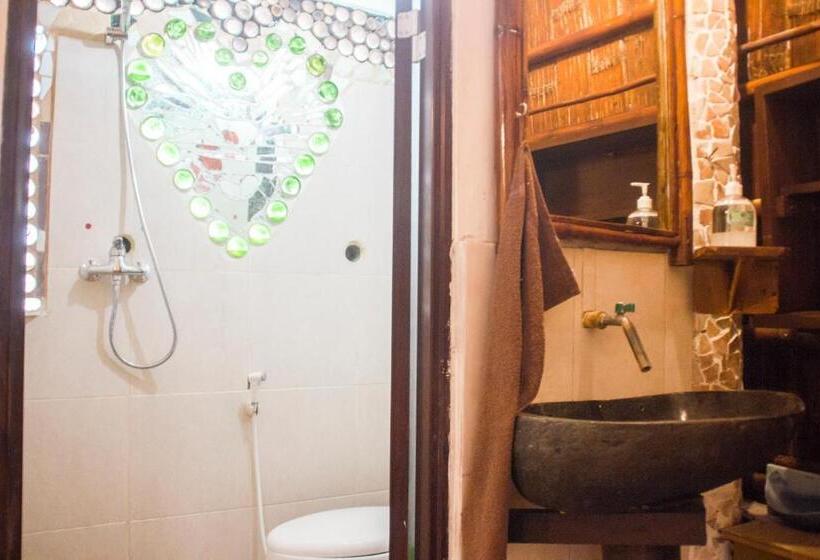 تختخواب در اتاق مشترک, Serenity Eco Guesthouse   Chse Certified