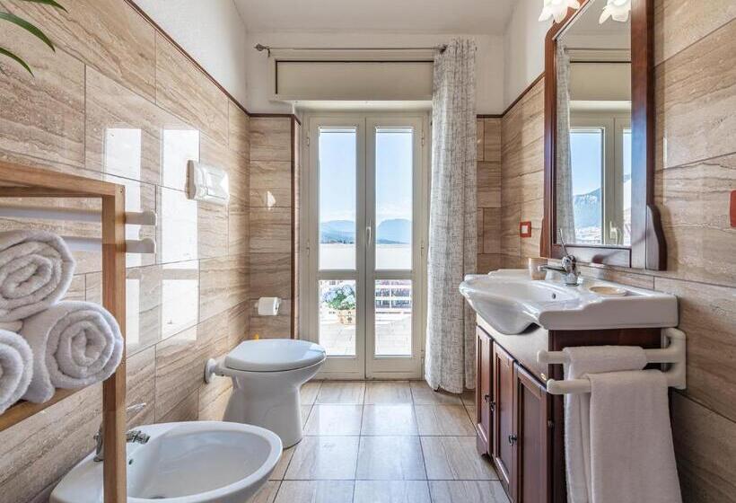 חדר סטנדרט לשלושה, Bed And Breakfast Dorgali