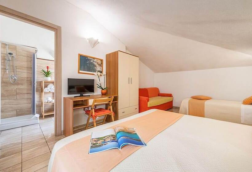 اتاق استاندارد سه نفره, Bed And Breakfast Dorgali