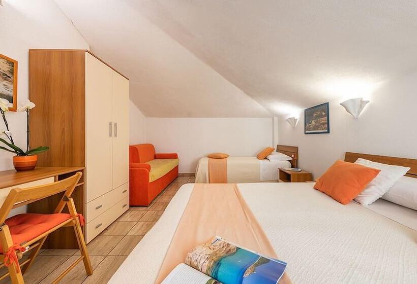 חדר סטנדרט לשלושה, Bed And Breakfast Dorgali