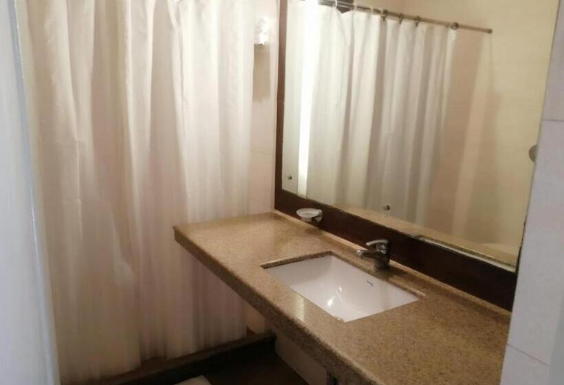 اتاق لوکس, Kingston Resort