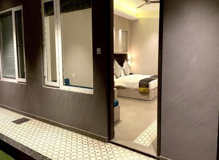 اتاق استاندارد با چشم‌انداز باغ, Kingston Resort